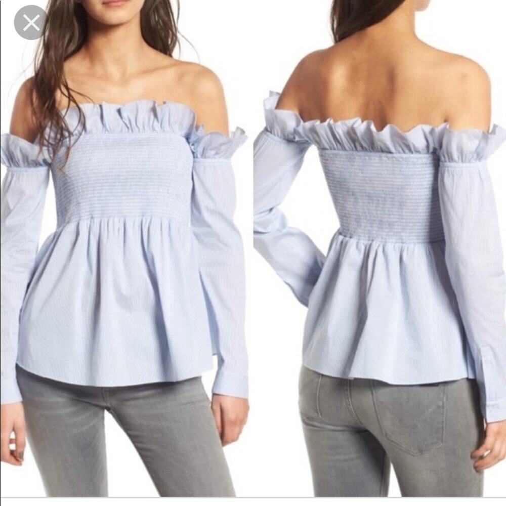 Off the shoulder‎ top